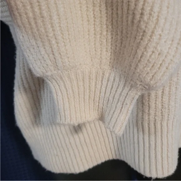Ivory off white cream knit sweater - Picture 2 of 5